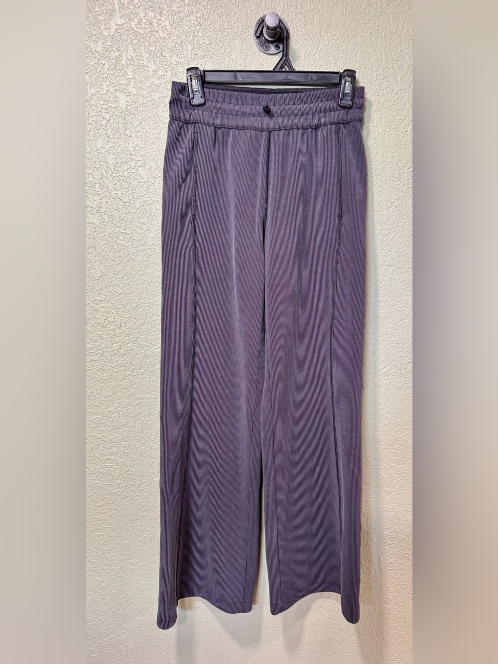 Lululemon Soft Stream Wide Leg Pants size 4